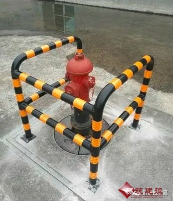 室外消火栓、水泵接合器必须设置防撞设施